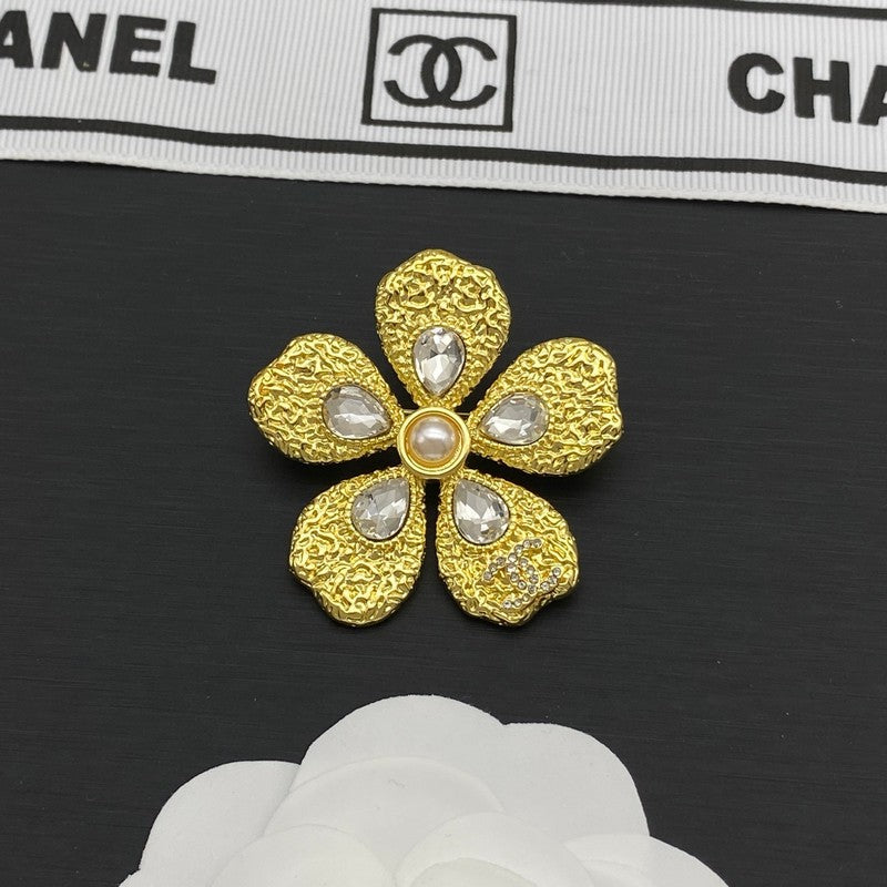 18K  Chanel Pearl Gold Brooch