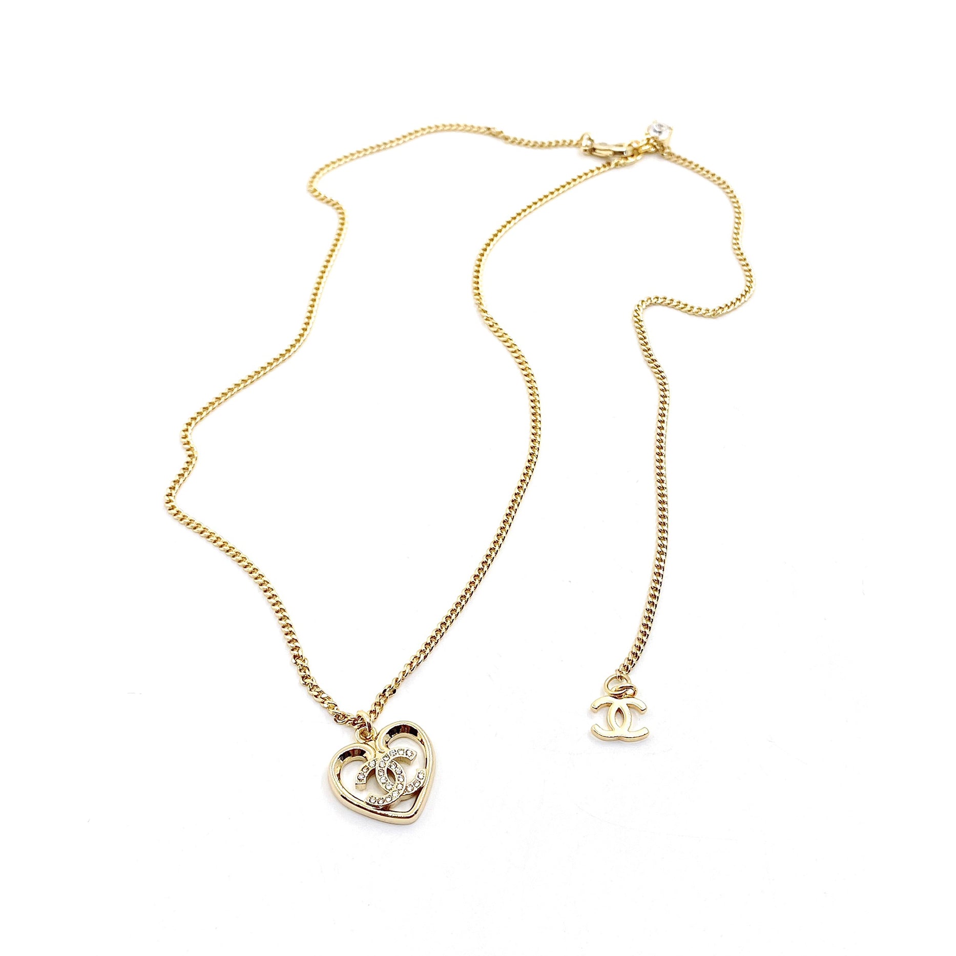 18K  Chanel Heart Pendant Chain Necklace