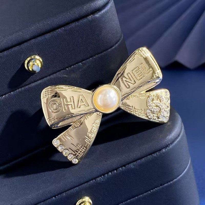 18K  Chanel Bow Tie Gold Brooch
