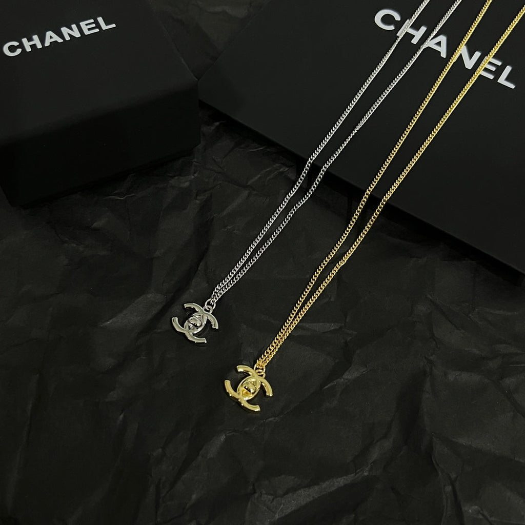 18K  Chanel Vintage Necklace