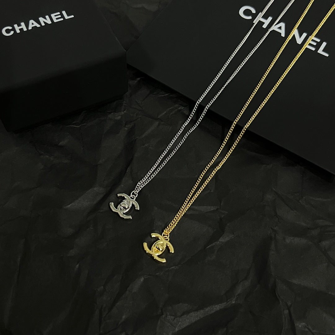 18K  Chanel Vintage Necklace