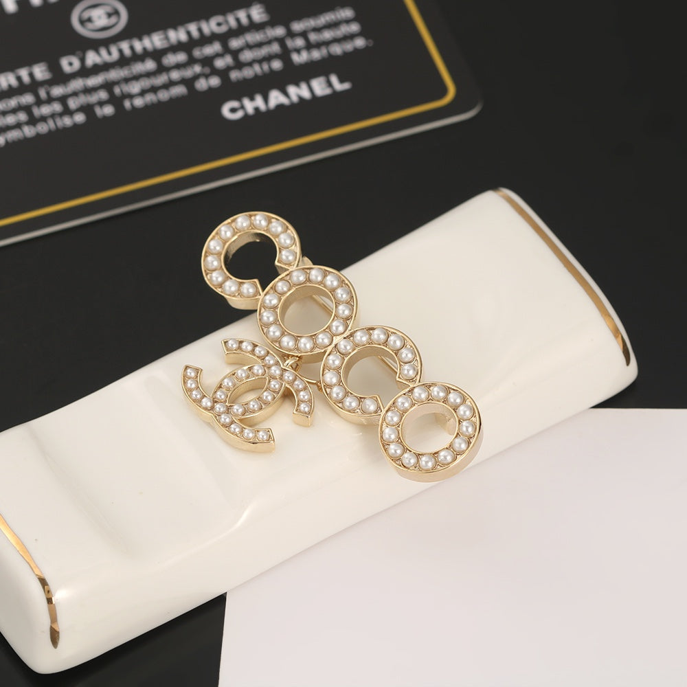 18K  Chanel Coco Crush Pearls Brooch