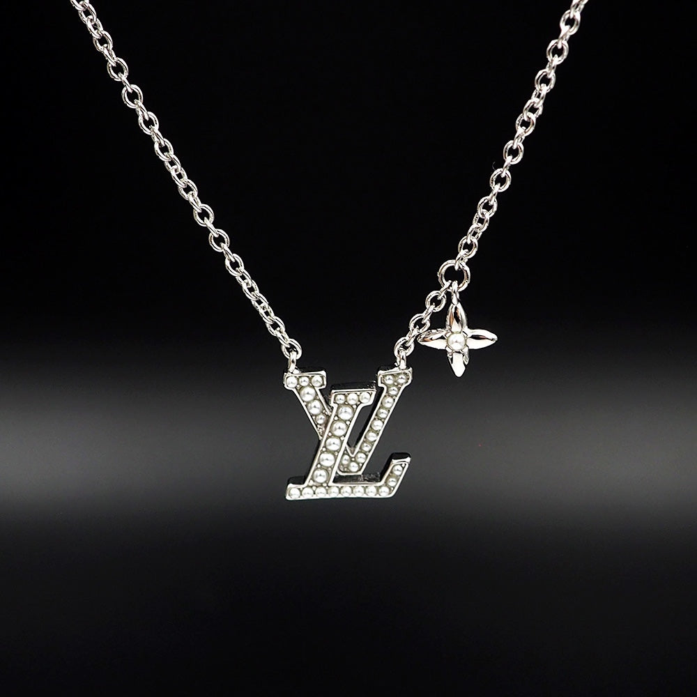 18K Louis Vuitton Iconic Pearls Necklace