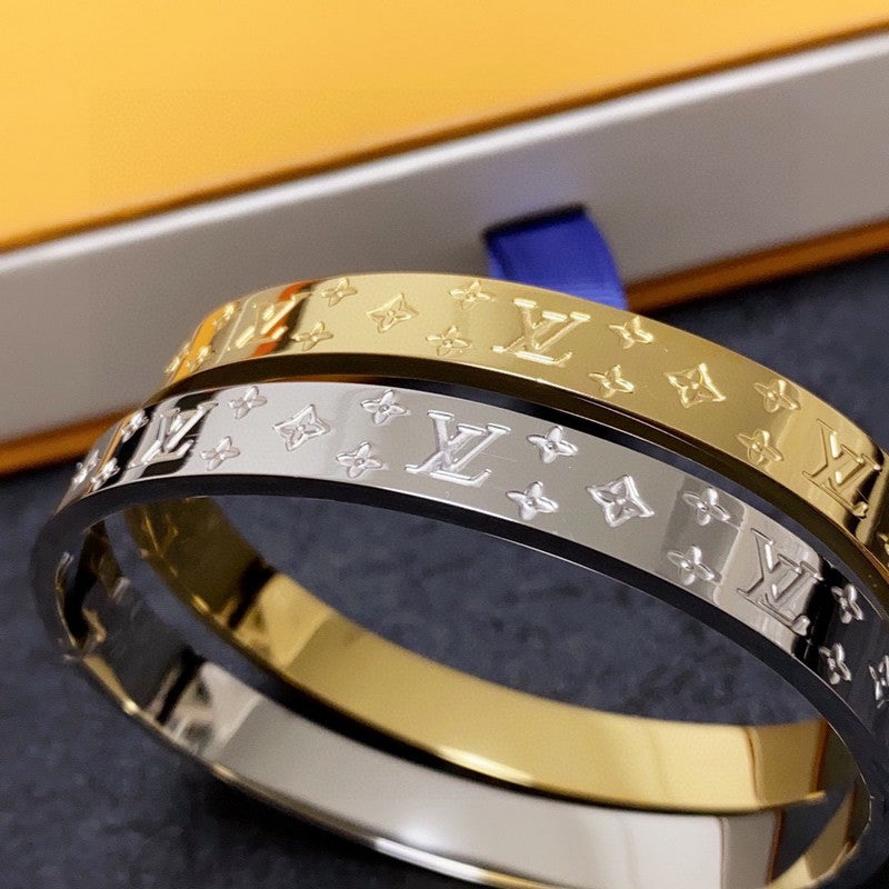 18K Louis Vuitton Vintage Gold Bracelet