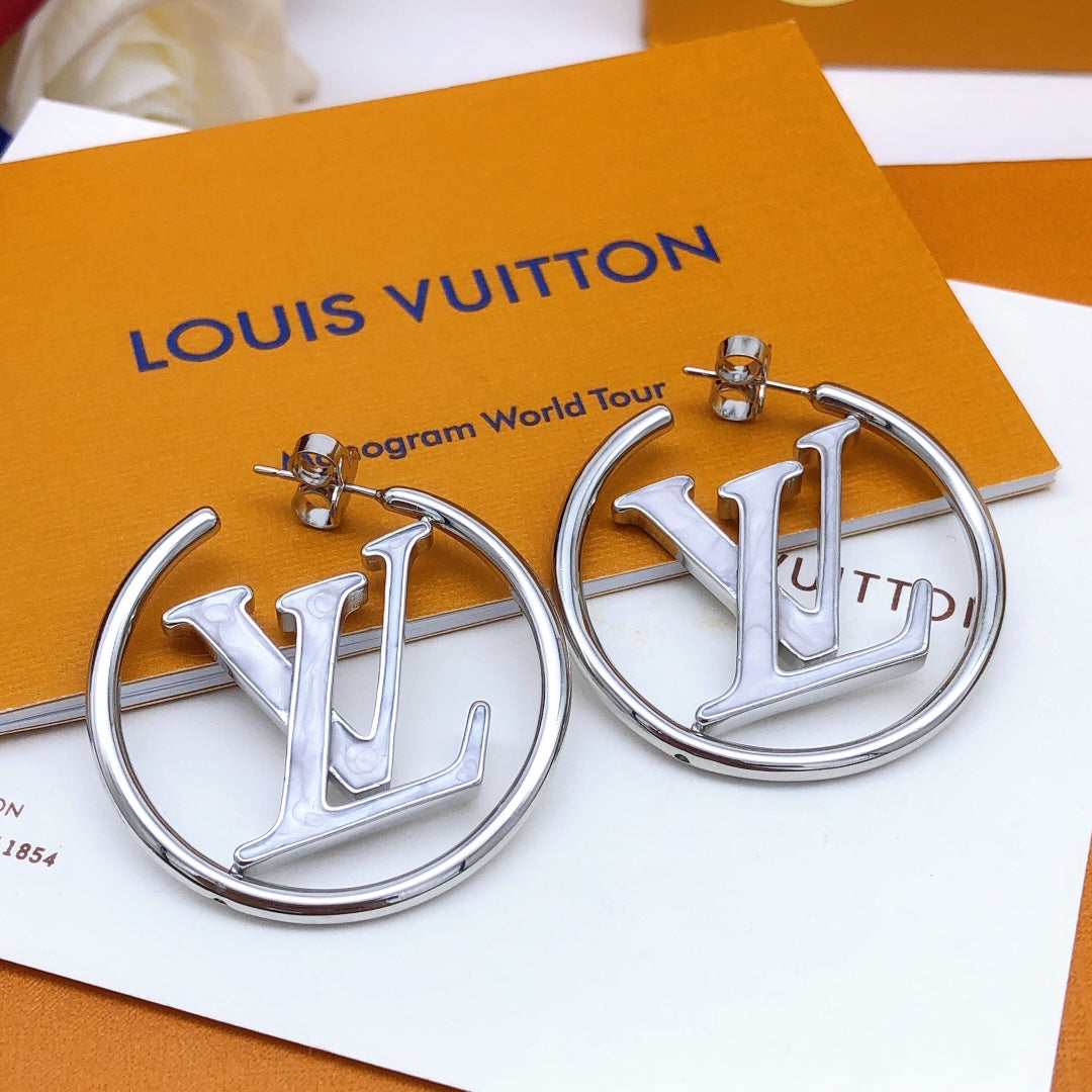 18K Louis Vuitton Louise Hoop Pearls Earrings