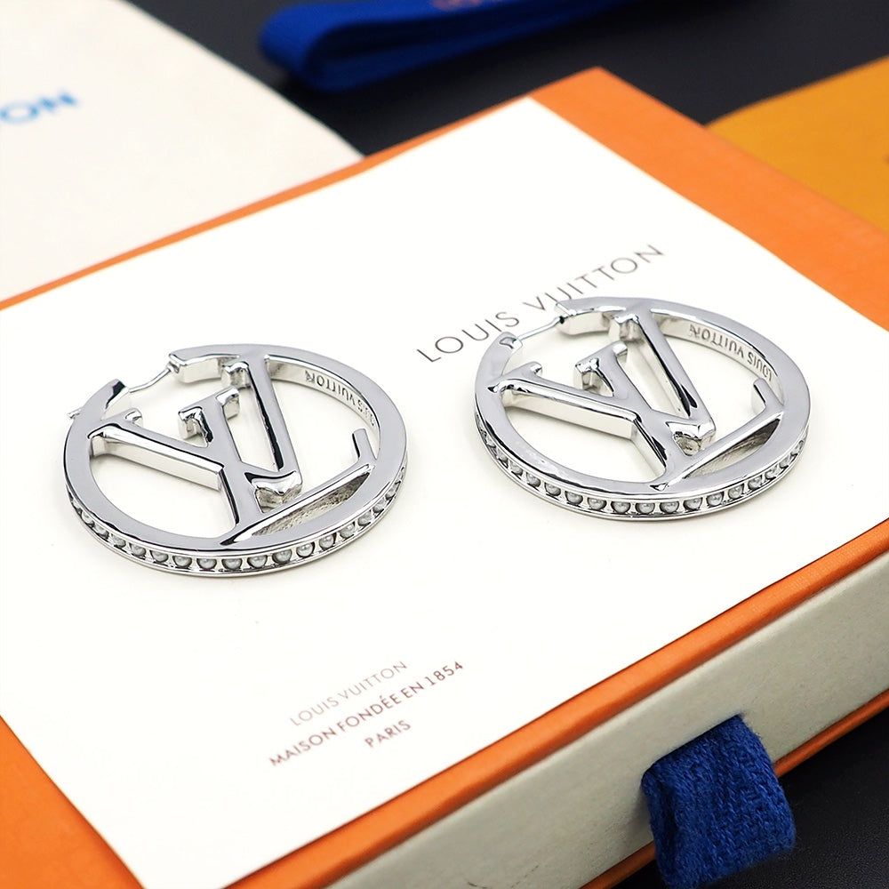 18K Louis Vuitton Louise Pearls Earrings