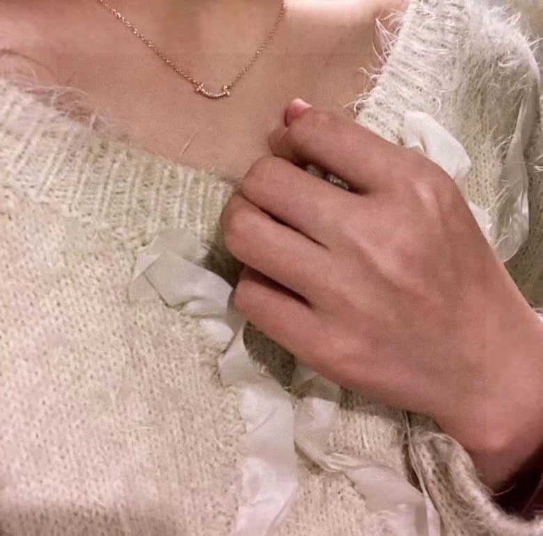 18K Tiffany Small Diamond Pendant Necklace