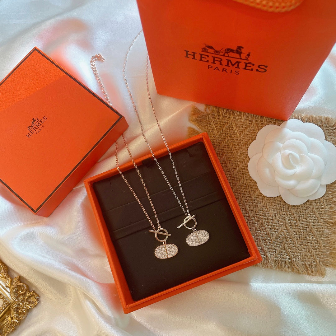 18K Chaine D'ancre Contour Pendant Hermes Necklace